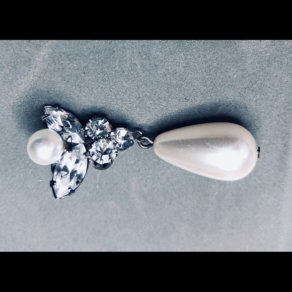 Gorgeous Bridal Necklace & Earring Set - Picture 6 of 6